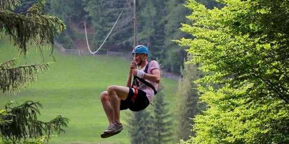 Adrenalínová jazda na kladke: Vyskúšajte obrí Zipline v Čutkove! / Čutkovo
