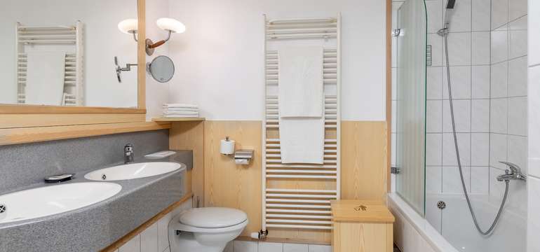 Hotel ponúka aj suity, rodinné apartmány a izby vyššieho štandardu