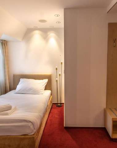 Hotel Villa Nečas****, ubytovanie v trojlôžkovej izbe