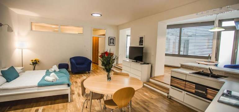 Štýlový Film Hotel v centre Bratislavy s raňajkami