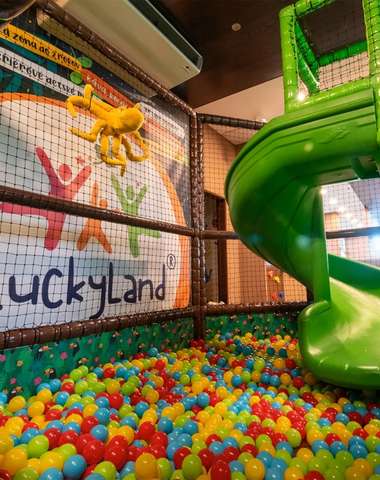 Funpark pre deti s rôznými atrakciami