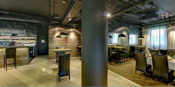 Grilované BBQ bravčové rebierka alebo veľká mäsová misa až pre 8 osôb v hoteli Divoká Voda v Čunove/Bratislava – Čunovo