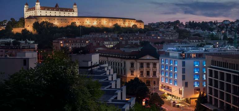 Wellness s masážou a výhľadom na Bratislavský hrad