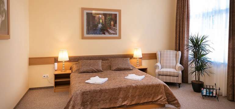 V hoteli Aquasol Resort**** nájdete Premium izby s king size posteľou, Wi-Fi, TV a minibarom
