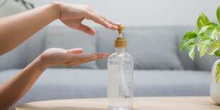 Dezinfekčný gél skladom – s praktickou pumpičkou