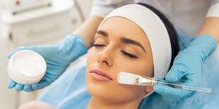 Hĺbkové čistenie a regenerácia pleti, vďaka ktorej zažiarite v Beauty Esthetic Centrum