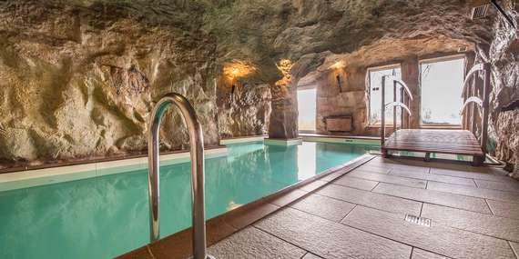 Hotel Husárik**** v horském prostředí s plnou penzí a vstupem do jeskynního bazénu/Slovensko - Kysuce - Čadca
