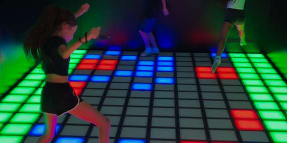 Vstup do zábavnej herne Pixel Planet v centre Krakova/Poľsko - Krakov