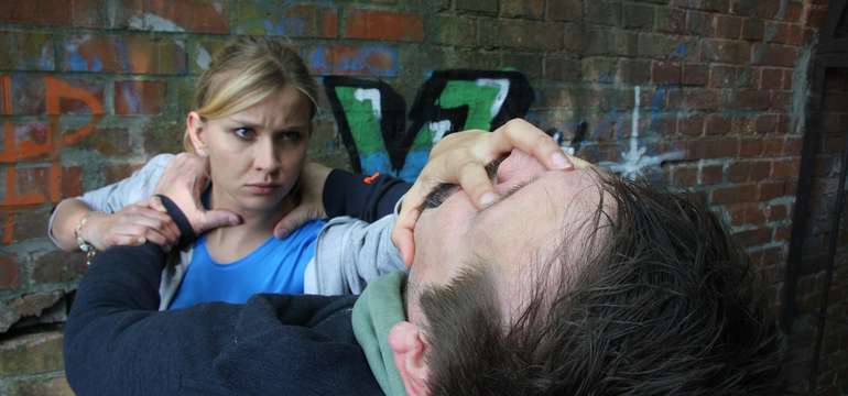 KRAV MAGA – zážitková lekcia sebaobrany so zbraňou