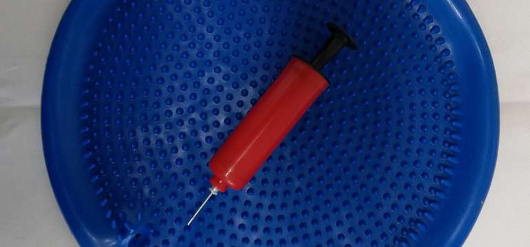 Balančný a masážny disk (33 cm) + pumpička, modrá farba