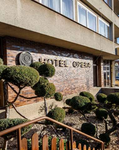 Nově zrekonstruovaný hotel se nachází na krásném historickém náměstí Jaroměřic