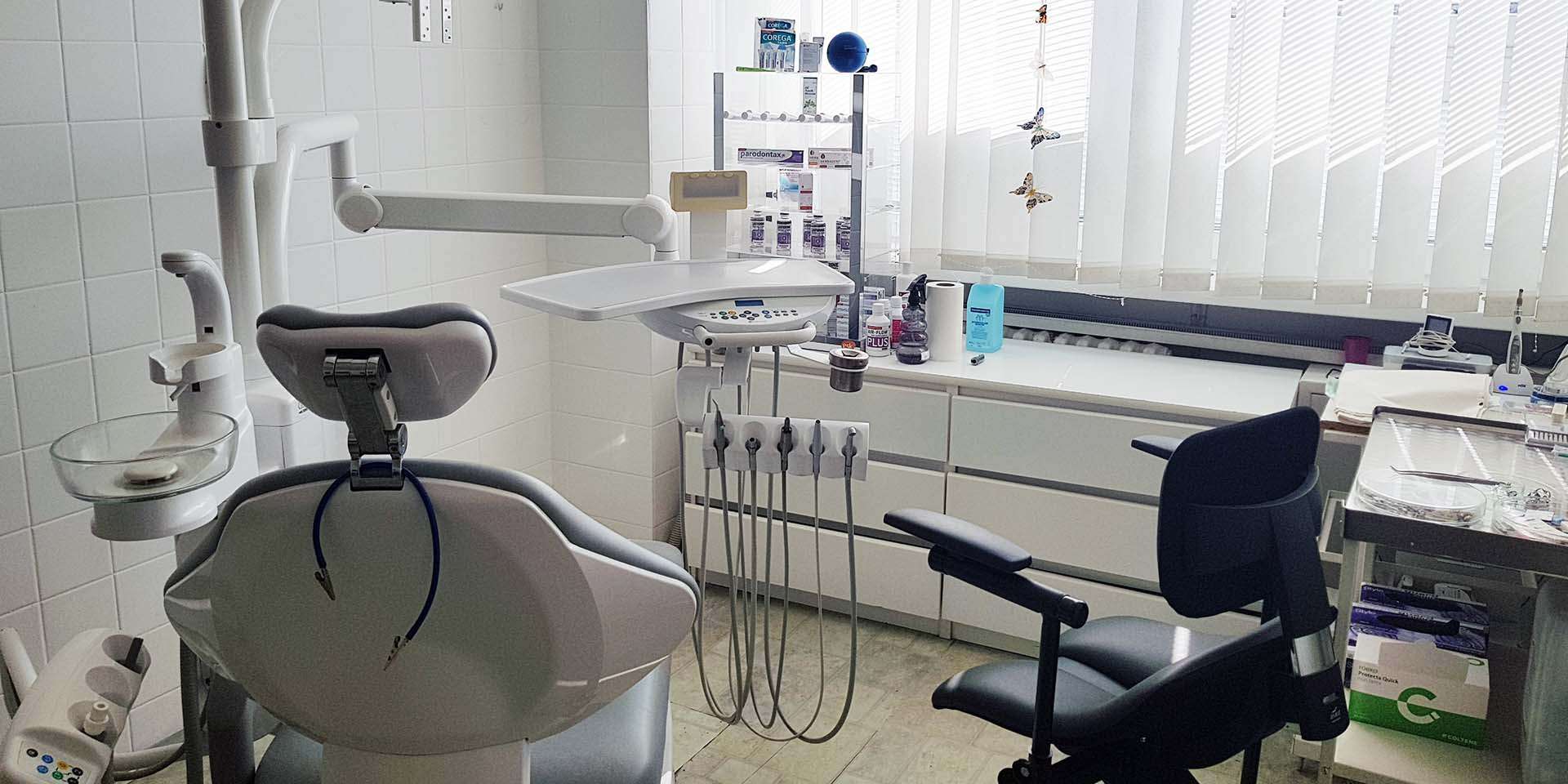 Dentálna hygiena vo White Dental Clinic+ 2x medzizubná kefka ZADARMO
