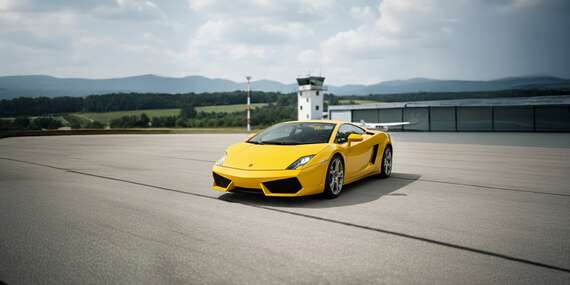 Jazda na letisku na najlepších športových autách na Slovensku so SportDrive - ako jazdec či spolujazdec/Letisko Nitra, Senica, Žilina, Svidník