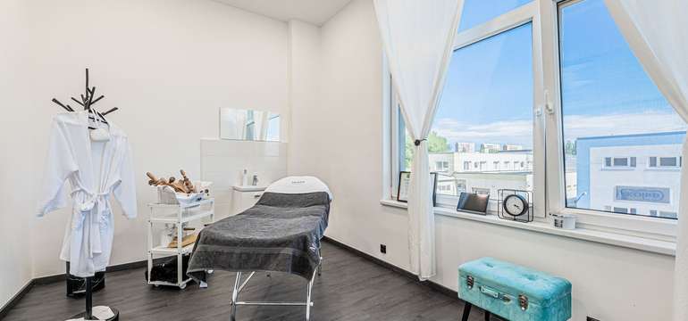  NAYTILUS FIT & BEAUTY STUDIO