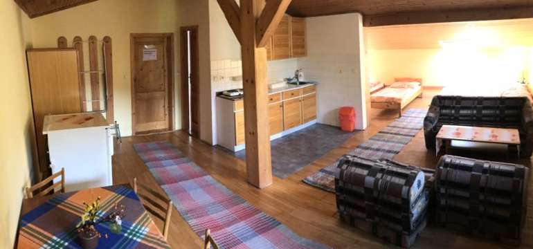 Väčšina izieb disponuje balkónom s krásnym výhľadom na Tatry alebo na jazierko pred penziónom