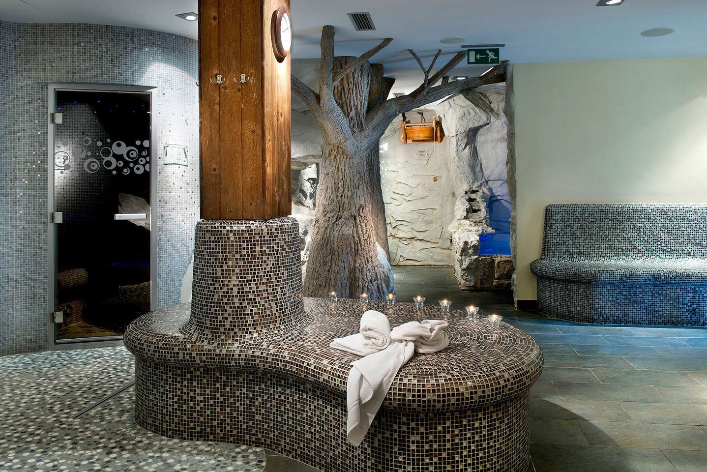 Dokonalý relax vo wellness centre hotela Rozsutec*** s bazénom, 4 saunami a výhľadom na Malú Fatru