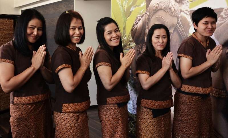 Kráľovská 4-ručná masáž od profesionálnych masérok z Thajska v Samoi Thai Massages