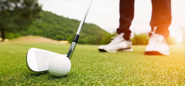 Počas golfového kurzu si osvojíte techniku aj etiketu tohto športu (ilustračné foto)