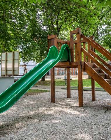 Detské ihrisko pri kaštieli Mojmírovce****