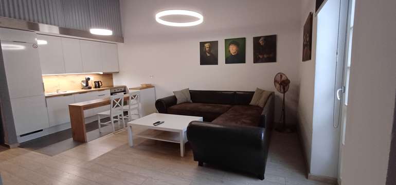 APARTMÁN 1 S MANŽELSKOU POSTEĽOU (45 m²)