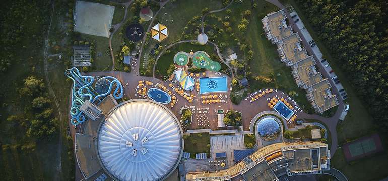 V Aquaworlde čaká na návštevníkov 19 bazénov, 11 toboganov aj sauny
