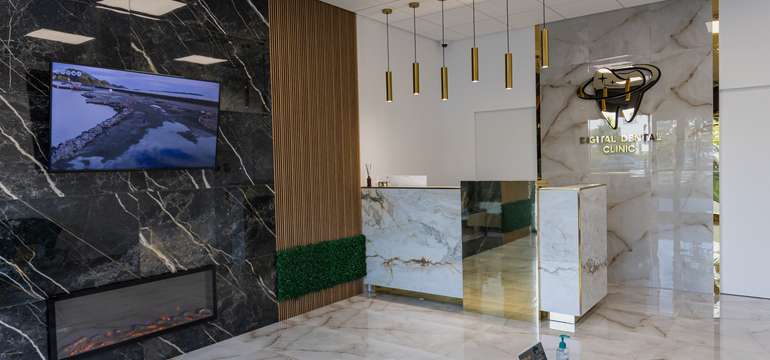 Digital Dental Clinic: vstupné vyšetrenie, dentálna hygiena, bielenie zubov
