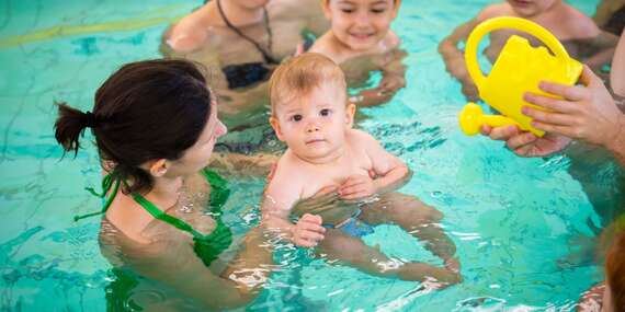 Plávanie pre bábätká od 3 mesiacov do 3 rokov - prvé dotyky s vodou bezpečne a hravo v ŠNOPe / Bratislava – Ružinov