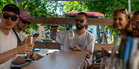 Zažite vinohrad ako nikdy predtým – traktor, víno a história Rače/Bratislava - Rača