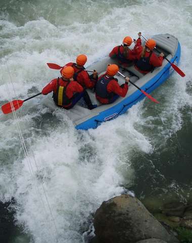 Pokojný splav Váhu alebo adrenalínový rafting v Mikuláši