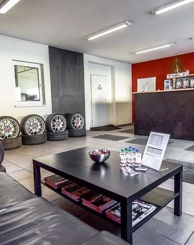 H&S GARAGE