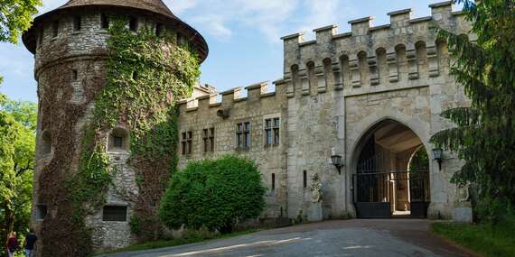 Romantický pobyt na Smolenickom zámku s polpenziou a prehliadkou zámku/Smolenice