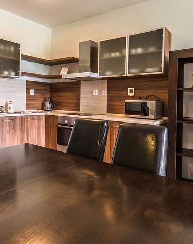Ubytovanie  v 28 moderne zariadených, dvojlôžkových apartmánoch v 3 kategóriách