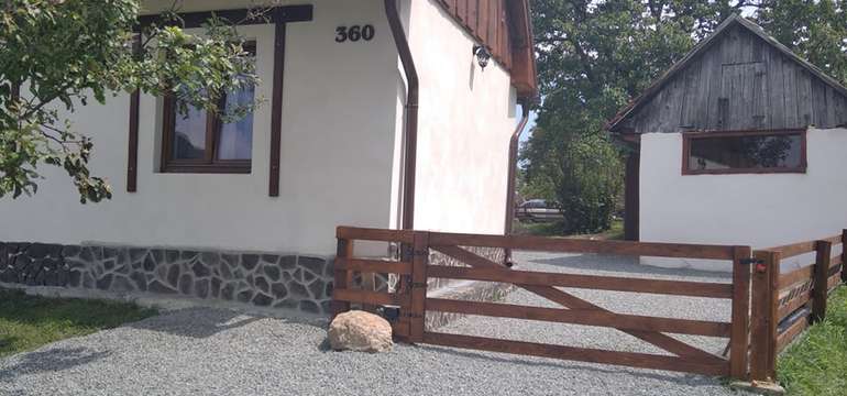 Chalupa na Zelenej lúke Hriňovské Lazy