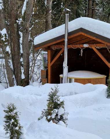 Vonkajšia vírivka a sauna