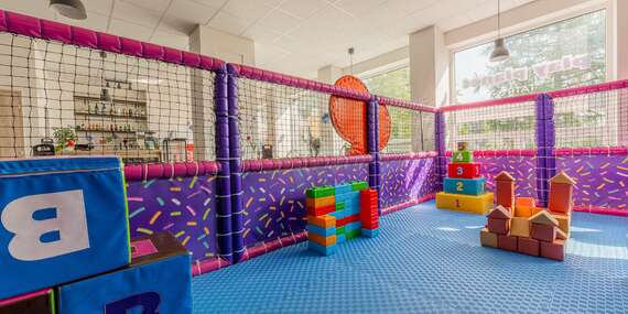 Interiérové detské ihrisko PLAY PLANET vo Vysokých Tatrách s útulnou kaviarňou pre rodiny/Vysoké Tatry - Starý Smokovec