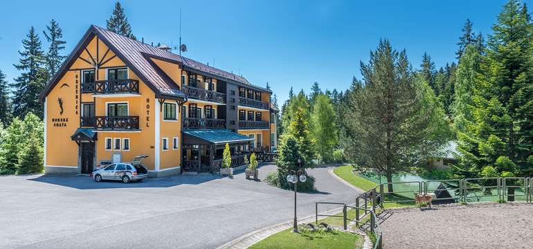 Horská Chata Orešnica je štýlový a útulný hotel s chatovou osadou