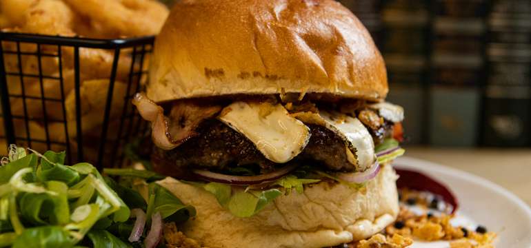Burger plný kvalitných surovín v La Chef