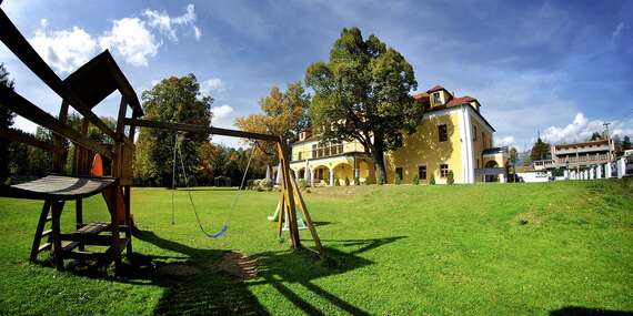 Romantika pod Vysokými Tatrami v nádhernom Kaštieli Lučivná s raňajkami a zľavou na wellness/Vysoké Tatry - Lučivná