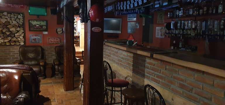 Bar s příjemným posezením