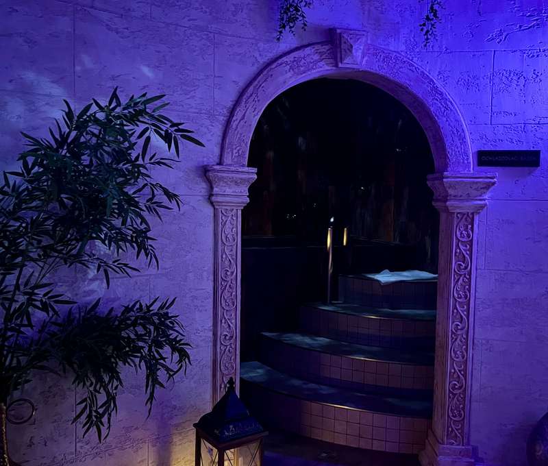 POPRVÉ U NÁS: Romantika na zámku Mraznica s wellness