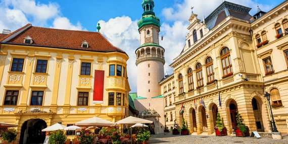 Zámok Esterházy vo Fertőde a historický Sopron s cestovnou kanceláriou Travelholic/Maďarsko - Fertőd