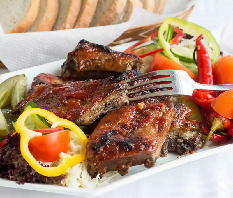 1 kg grilovaných bravčových rebierok