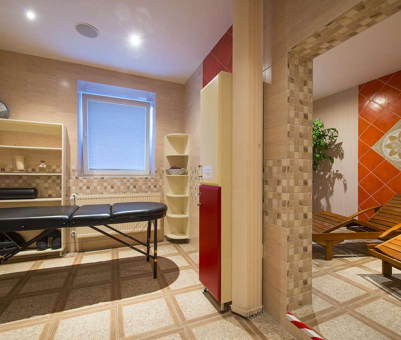 Súčasťou hotelového relaxačného centra je tradičná fínska sauna s kapacitou 5 osôb