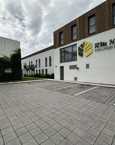 Exteriér RM Hotel Wellness & Congress