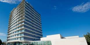 Hunguest Hotel Bál Resort**** leží len 200 m od pláže Balatonu