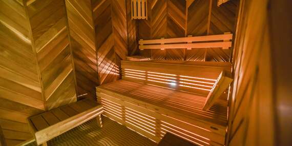 NARODENINY: Wellness pobyt v Hoteli Panorama**** v centre Trenčianskych Teplíc s polpenziou a procedúrami/Trenčianske Teplice