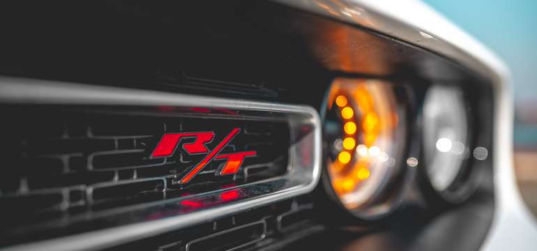 Jedinečný zážitok za volantom nadupaného Dodge Challengera V8 HEMI 5.7l
