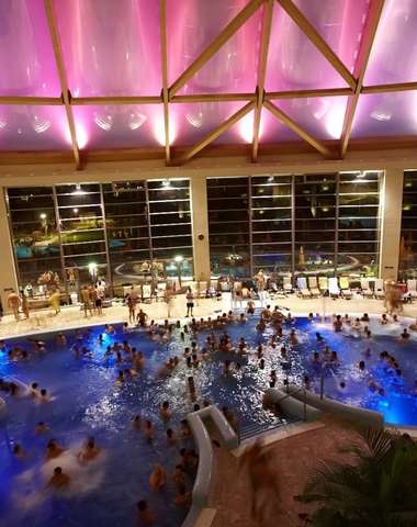 V Aquaworlde čaká na návštevníkov 19 bazénov, 11 toboganov aj sauny