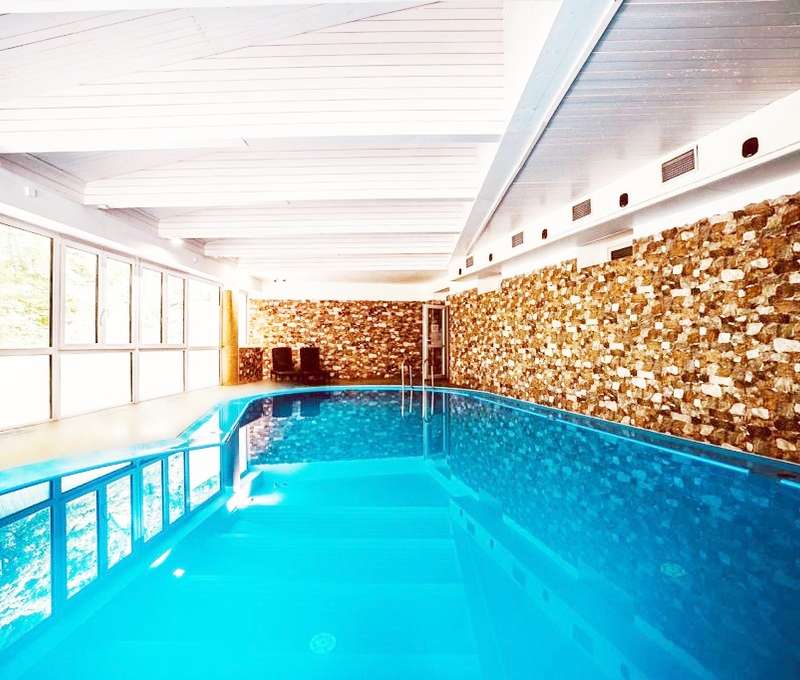 Nikdy nekončiaceho relaxu sa dočkáte vďaka neobmedzenému vstupu do hotelového bazéna a sauny