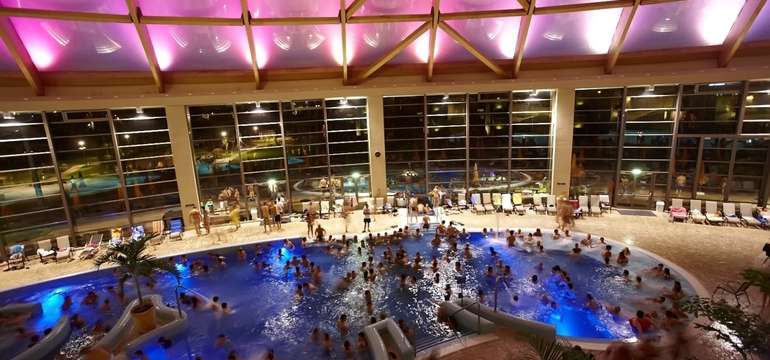 V Aquaworlde čaká na návštevníkov 19 bazénov, 11 toboganov aj sauny